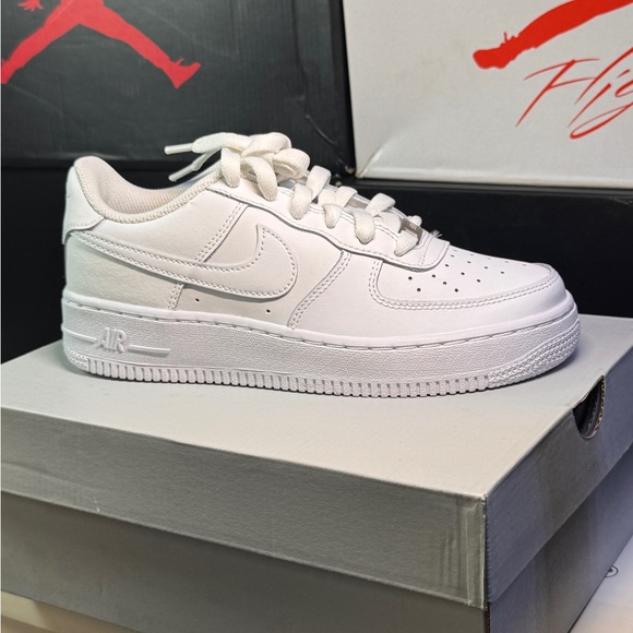 white air force ones size 4.5